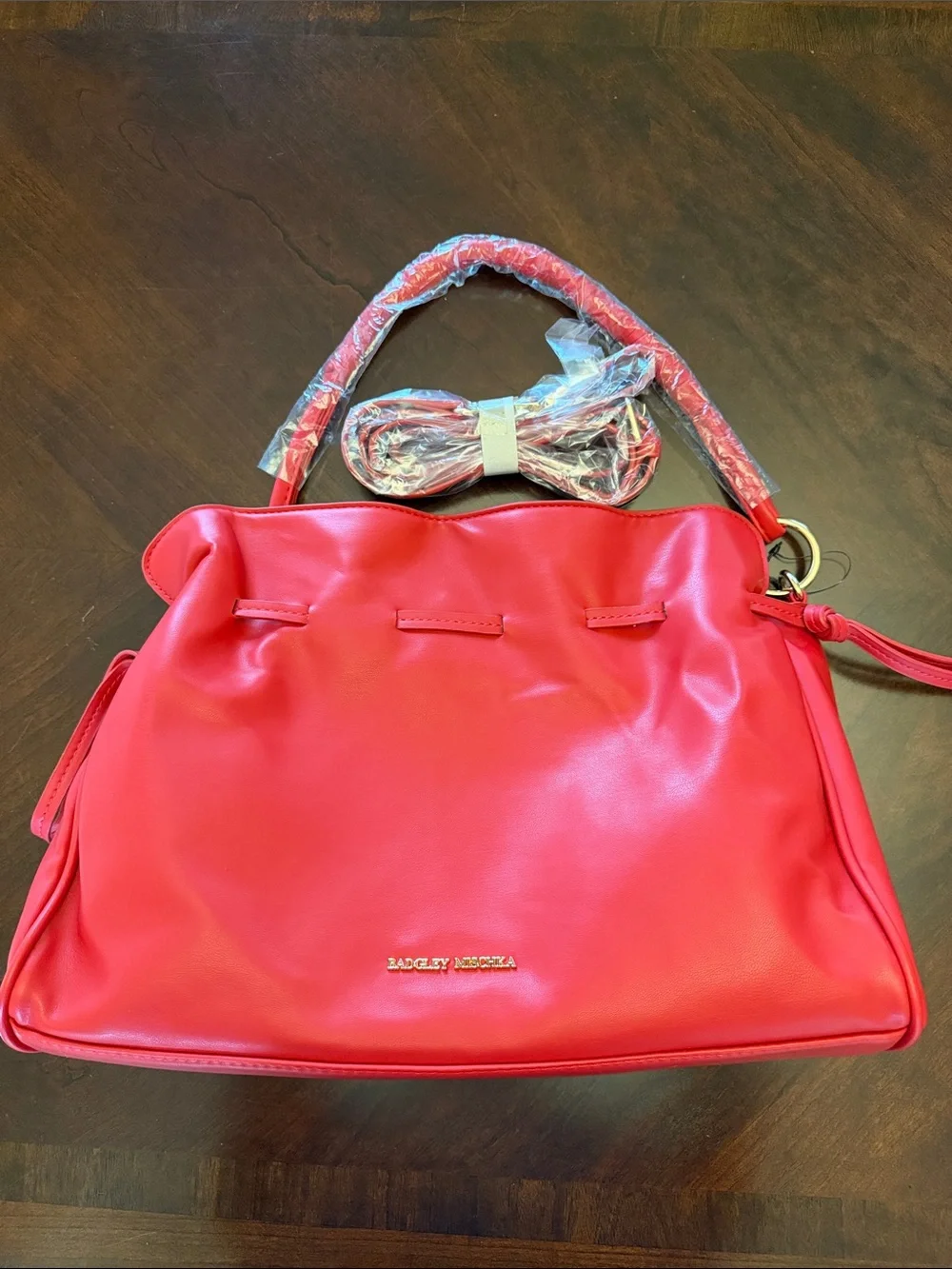 Badgley Mischka NWT red drawstring shoulder bag with detachable crossbody strap